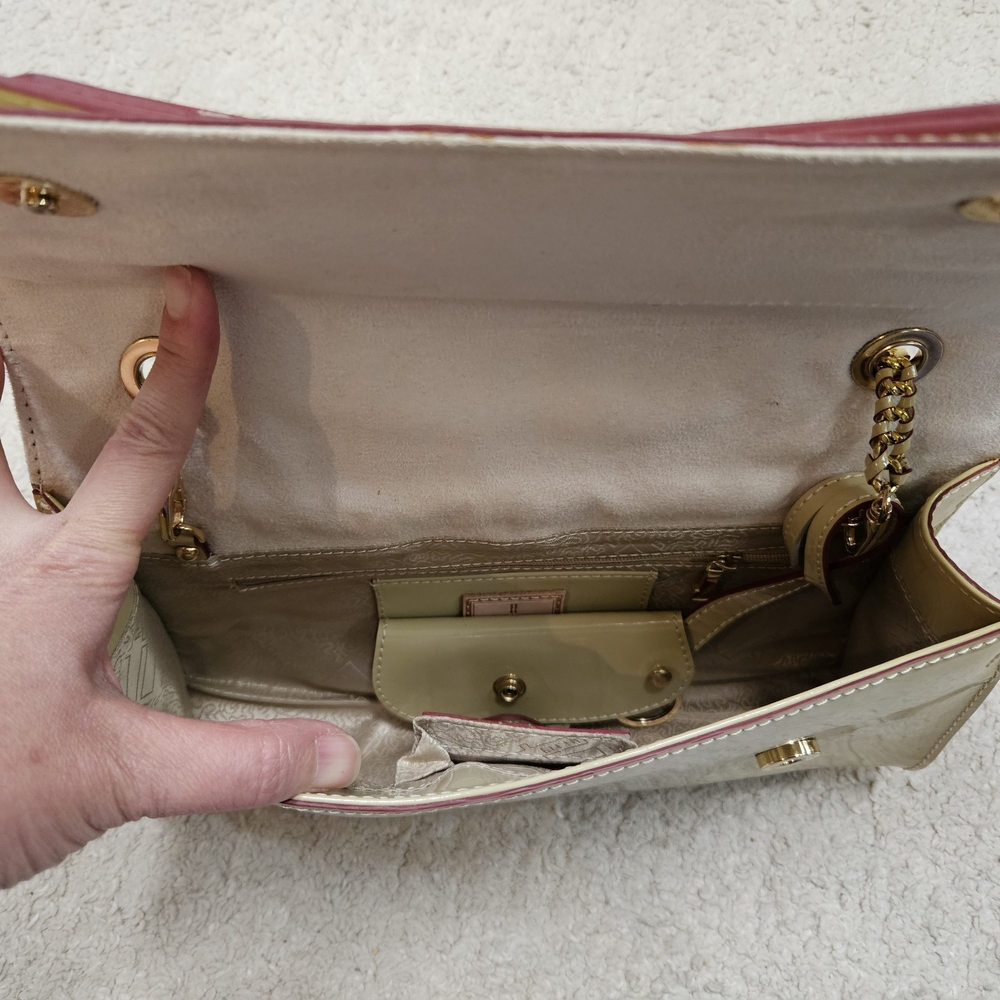 Patent Bow Chain Shoulder Bag in Mustard - Picture 3 of 5